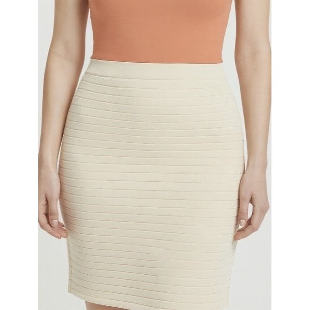FLAW St. John Santana Knit Cream Pencil Skirt Textured Stretch Classic Size 10